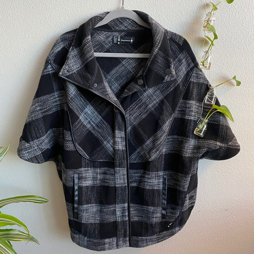 Smartwool Poncho - Small - black white plaid
